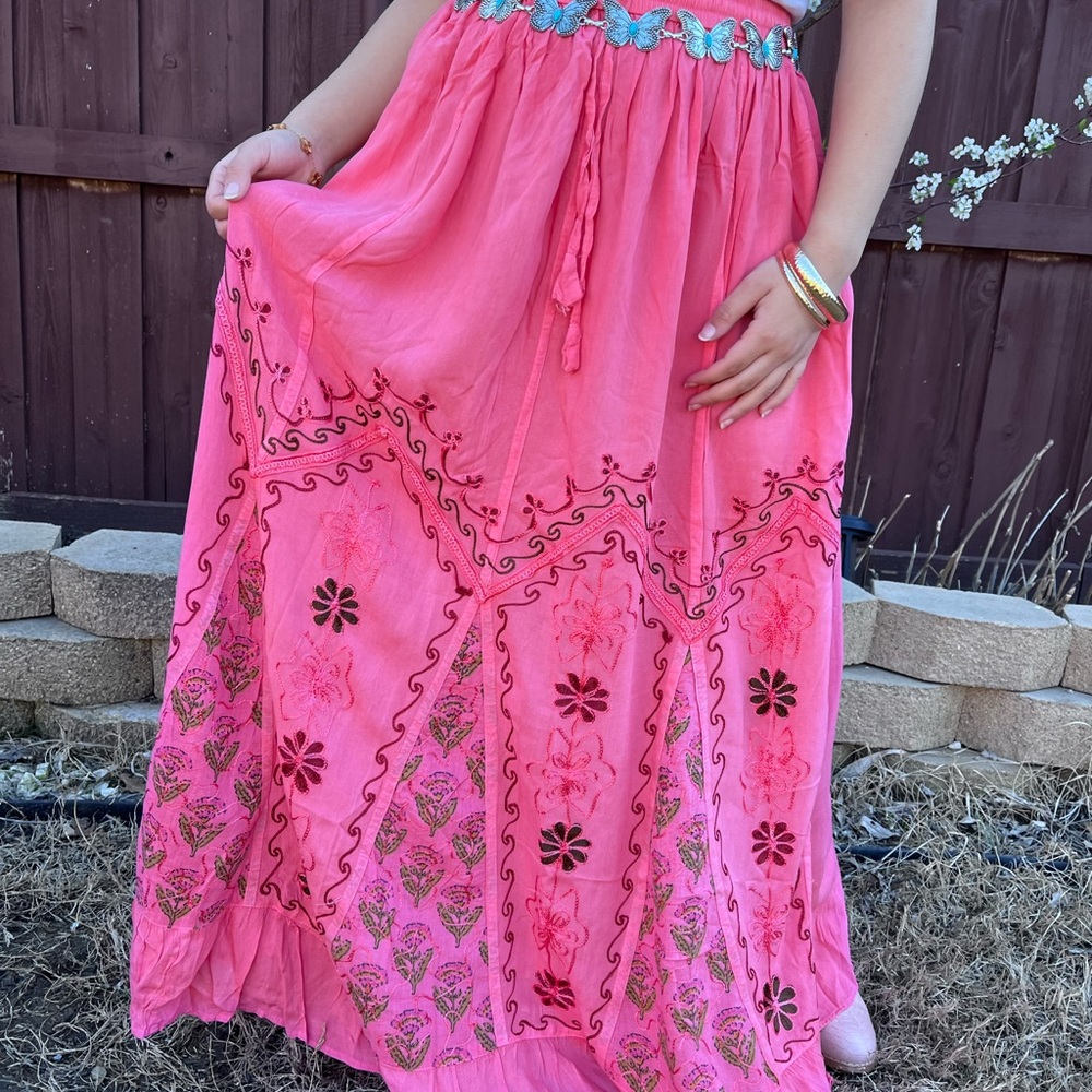 Pink Embroidered Women's Skirt - Picture 9 of 10